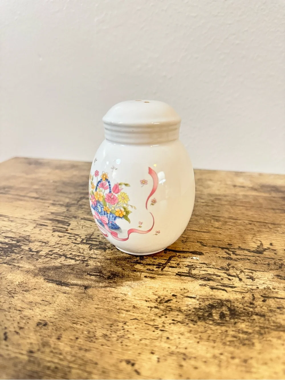 Floral Basket Ceramic Salt & Pepper Shakers |Set of 2